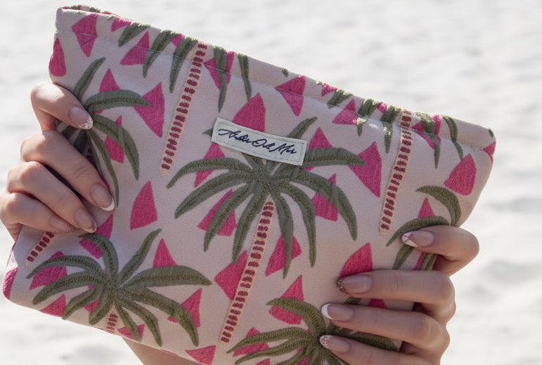 Vacay Palm Clutch